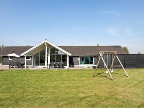 Warm Holiday Home in Vaeggerlose with Swimming Pool in Bogø By